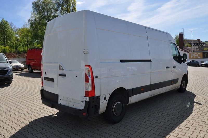 Używany Renault Master 150 KM (110 kW) 2022 Biały Minivan