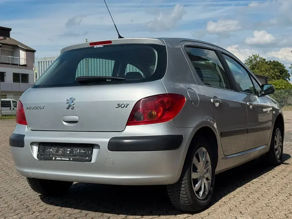 Gebraucht Peugeot 307 Tendance 88 PS (64 kW) 2005 Limousine