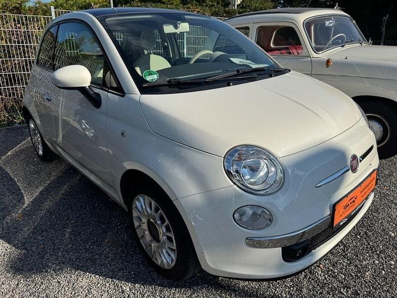 Weiß Gebraucht 2012 Fiat 500 Lounge Limousine | 6.290 € (Fairer Preis) - Bild 1/4