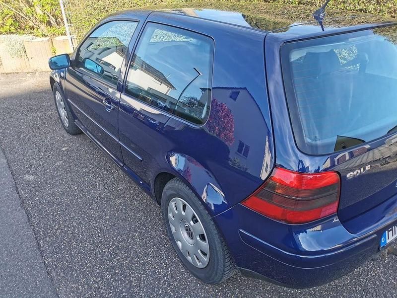 Gebraucht VW Golf IV Edition 105 PS (77 kW) 2002 Blau Limousine