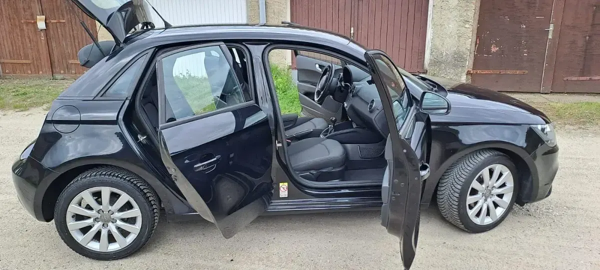 Gebraucht Audi A1 Sportback Attraction 90 PS (66 kW) 2014 Schwarz Kleinwagen