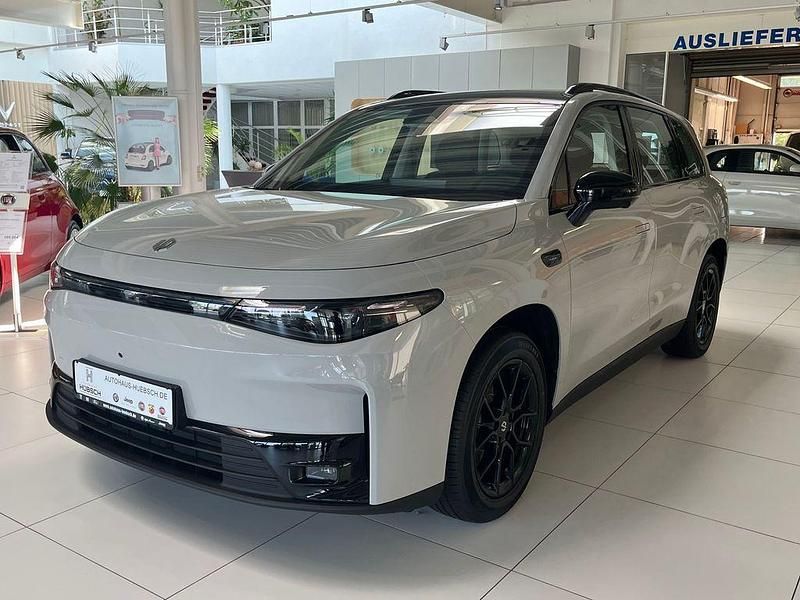 Neu Leapmotor C10 160 kW (218 PS) 2026 Tundra grey SUV