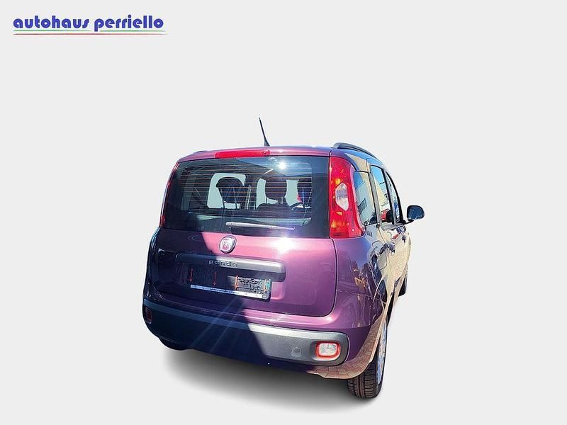 Gebraucht Fiat Panda Lounge 69 PS (50 kW) 2012 Colore esterno (melanzana mica Kleinwagen