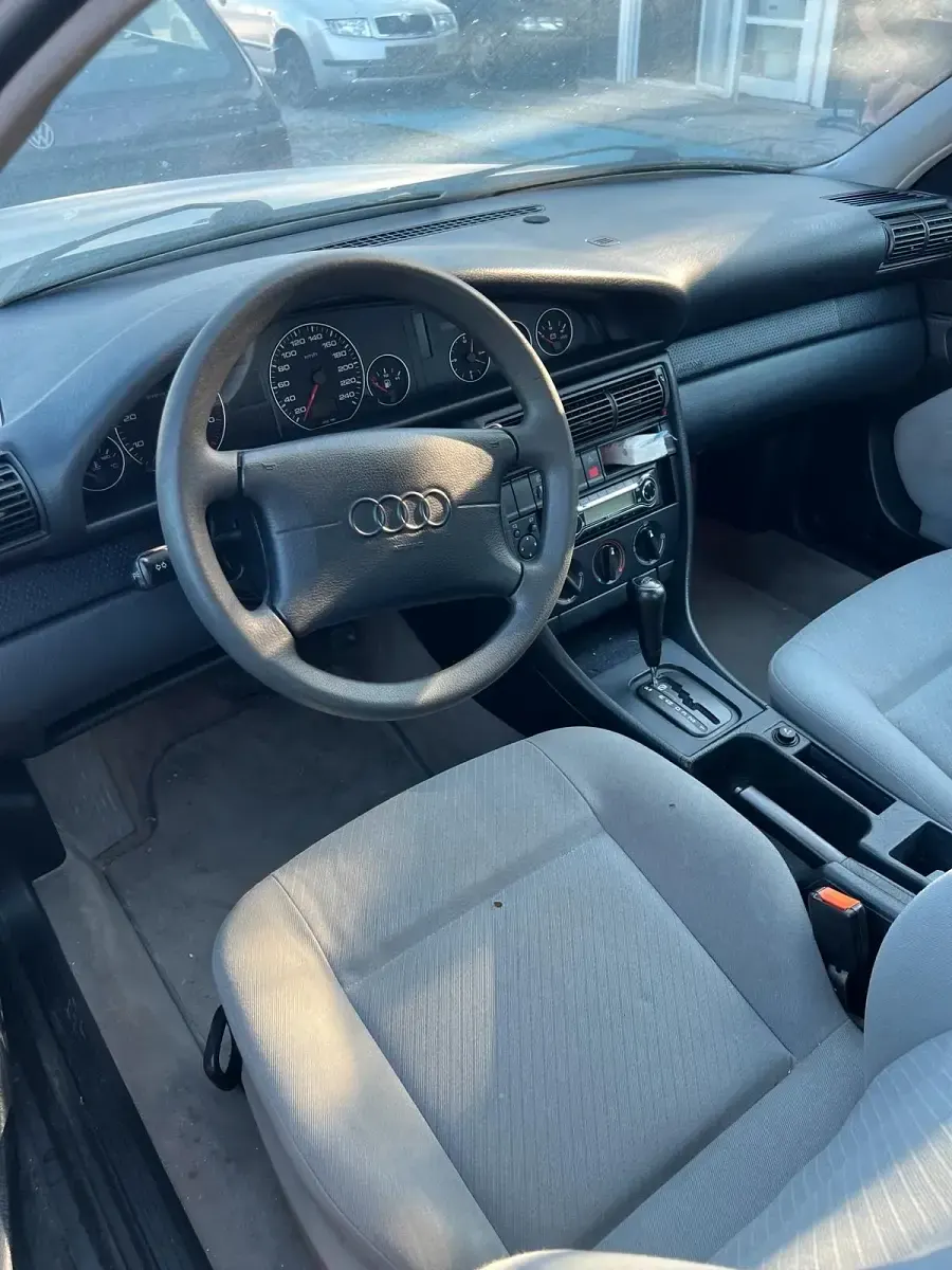 Gebraucht Audi A6 Sport 115 PS (84 kW) 1995 Grau Limousine