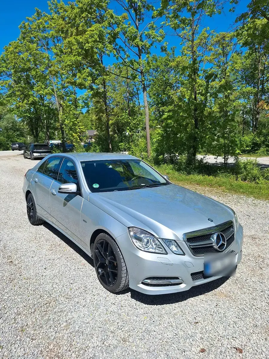 Usata Mercedes E200 184 CV (135 kW) 2010 Grigio Berlina