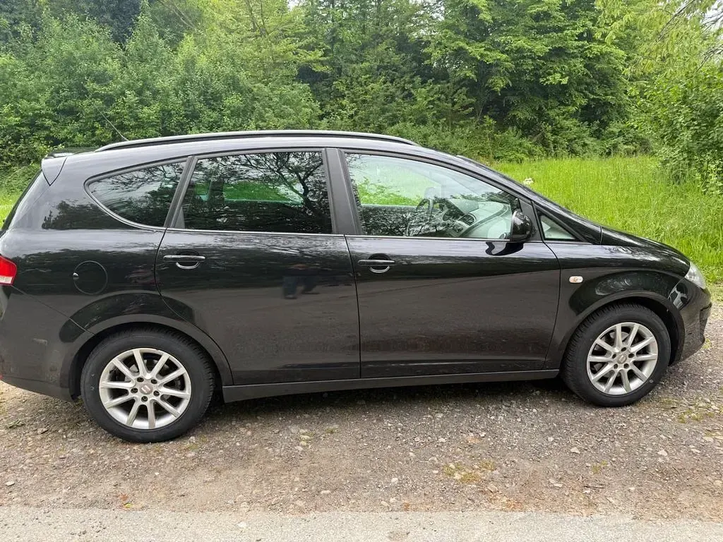 Occasion Seat Altea 105 ch (77 kW) 2012 Noir Monospace