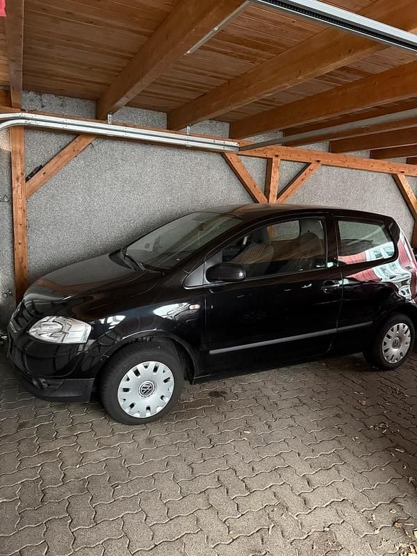 Gebraucht VW Fox 60 PS (44 kW) 2006 Schwarz Kleinwagen