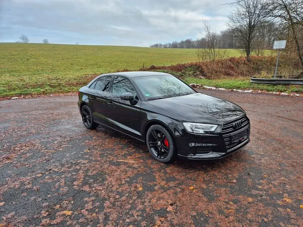 Gebraucht Audi A3 Ambiente 150 PS (110 kW) 2020 Schwarz Limousine