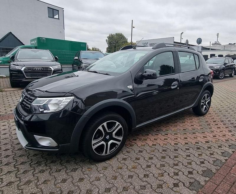 Other Gebraucht 2020 Dacia Sandero Celebration Kleinwagen | 9.998 € (Fairer Preis) - Bild 1/4