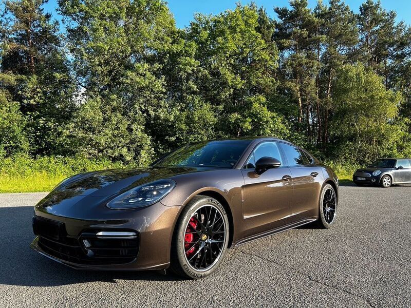 Braun Gebraucht 2018 Porsche Panamera GTS Sport Limousine | 86.000 € - Bild 1/4