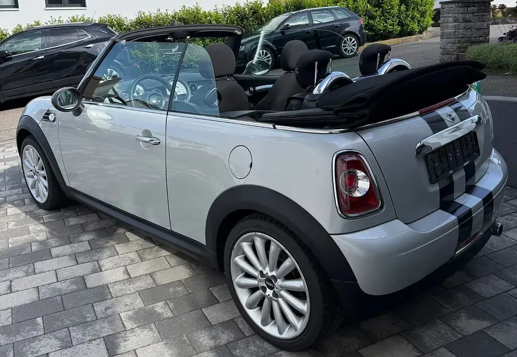 Gebraucht Mini Cooper Cabriolet 122 PS (89 kW) 2011 Silber Cabrio