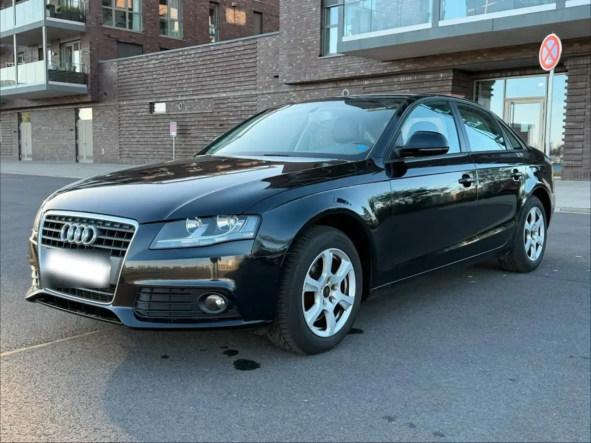 Używany Audi A4 Attraction 160 KM (117 kW) 2008 Czarny Sedan/Limuzyna