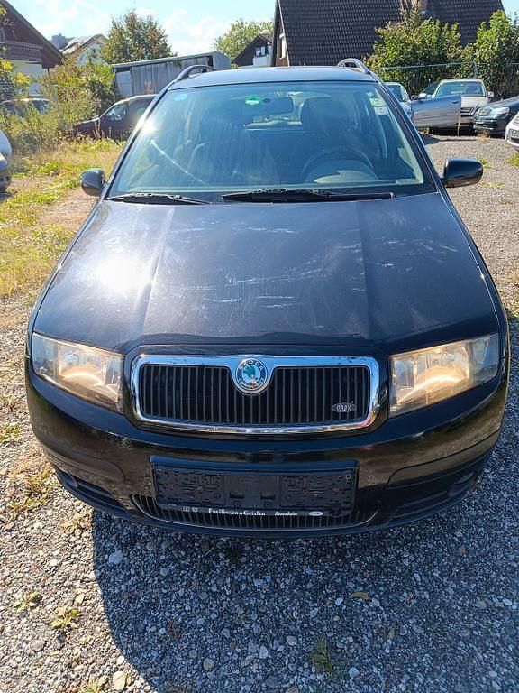 Schwarz Gebraucht 2006 Skoda Fabia Cool Edition Kombi | 550 € (Superpreis) - Bild 1/4