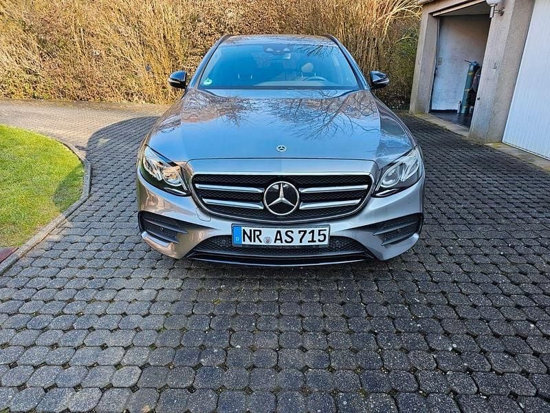 Gebraucht Mercedes E350 AMG line 286 PS (210 kW) 2019 Grau Kombi