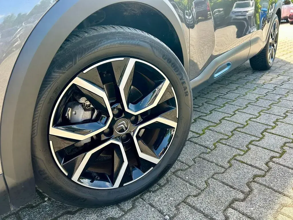 Gebraucht Citroën e-C4 Shine 100 kW (136 PS) 2022 Grau Limousine