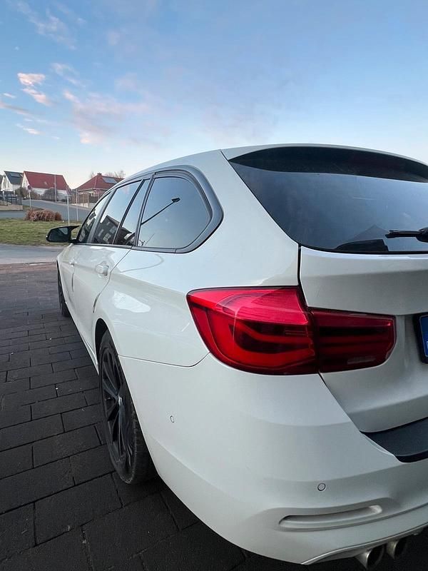 Gebraucht BMW 325 218 PS (160 kW) 2016 Weiß Kombi