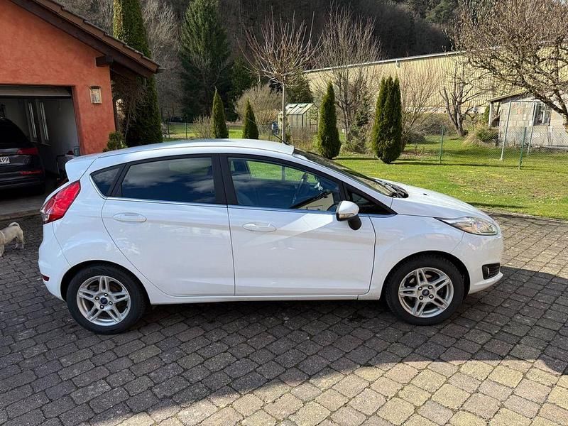 Brugt Ford Fiesta Titanium 125 HK (91 kW) 2014 Hvid Hatchback