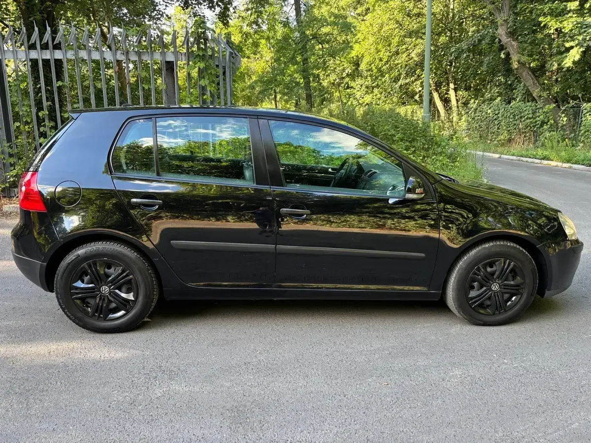 Gebraucht VW Golf V 115 PS (84 kW) 2008 Schwarz Kleinwagen