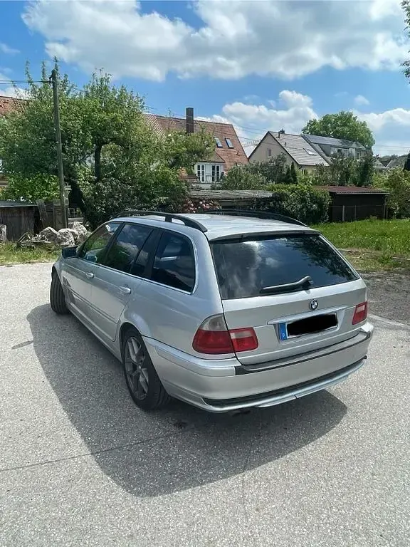 Gebraucht BMW 330 Performance 231 PS (169 kW) 2003 Silber Kombi