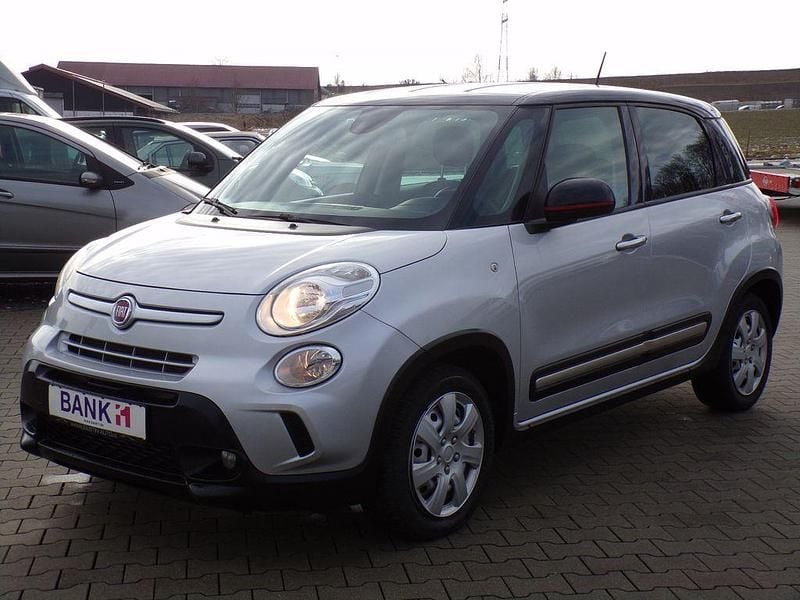 Silber Gebraucht 2014 Fiat 500L Trekking Van / Kleinbus | 7.990 € (Fairer Preis) - Bild 1/4