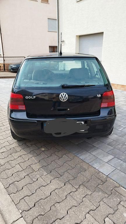 Schwarz Gebraucht 2000 VW Golf IV Limousine | 1.200 € (Fairer Preis) - Bild 1/4