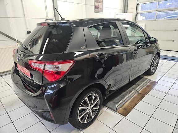 Gebraucht Toyota Yaris Hybrid Basis 100 PS (73 kW) 2020 Mysticschwarz mica