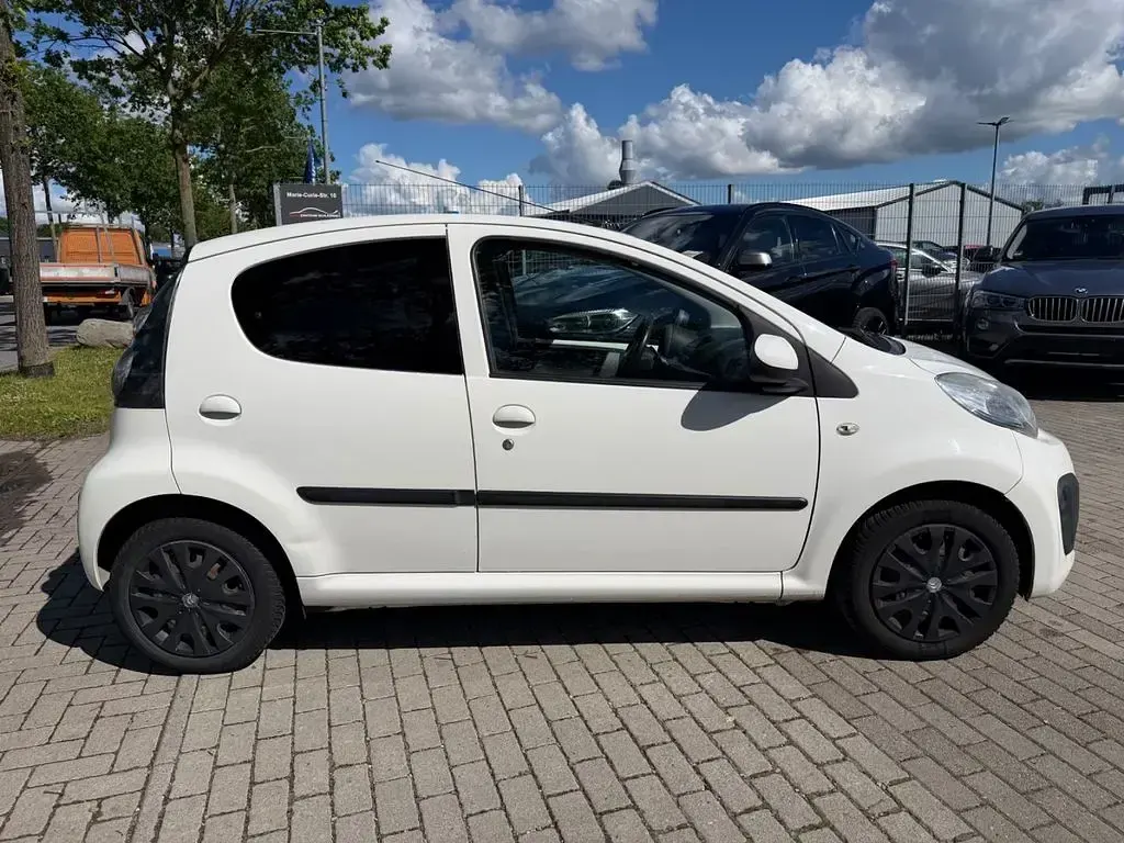 Gebraucht Citroën C1 Tendance 68 PS (50 kW) 2012 Weiß Kleinwagen