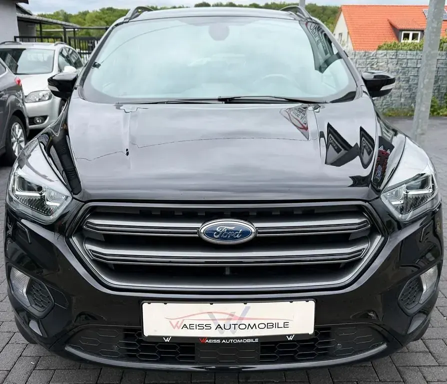 Gebraucht Ford Kuga ST-Line 175 PS (128 kW) 2018 Schwarz SUV