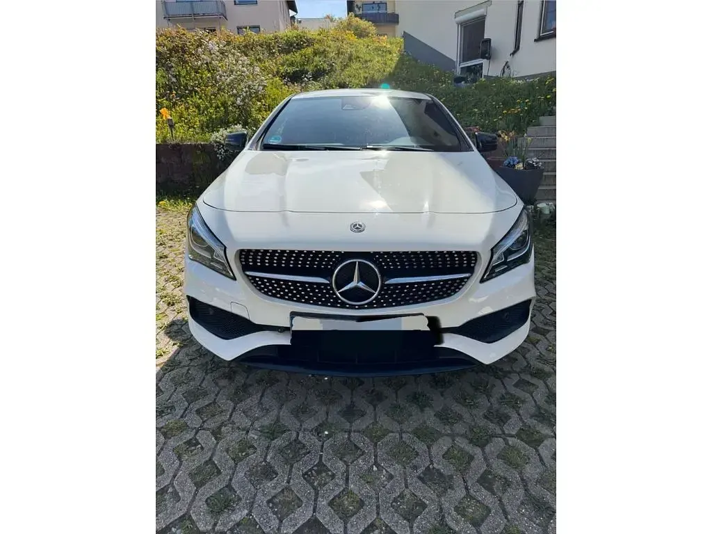 Gebraucht Mercedes CLA220 Shooting Brake AMG 177 PS (130 kW) 2017 Weiß Kombi