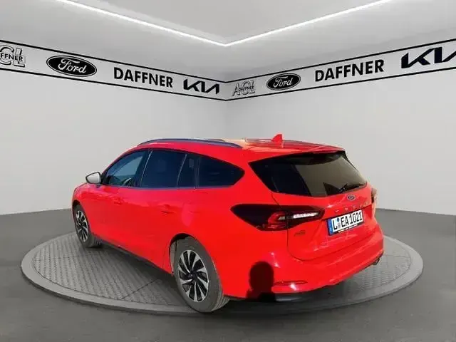 Używany Ford Focus Titanium 116 KM (85 kW) 2024 Czerwony Kombi