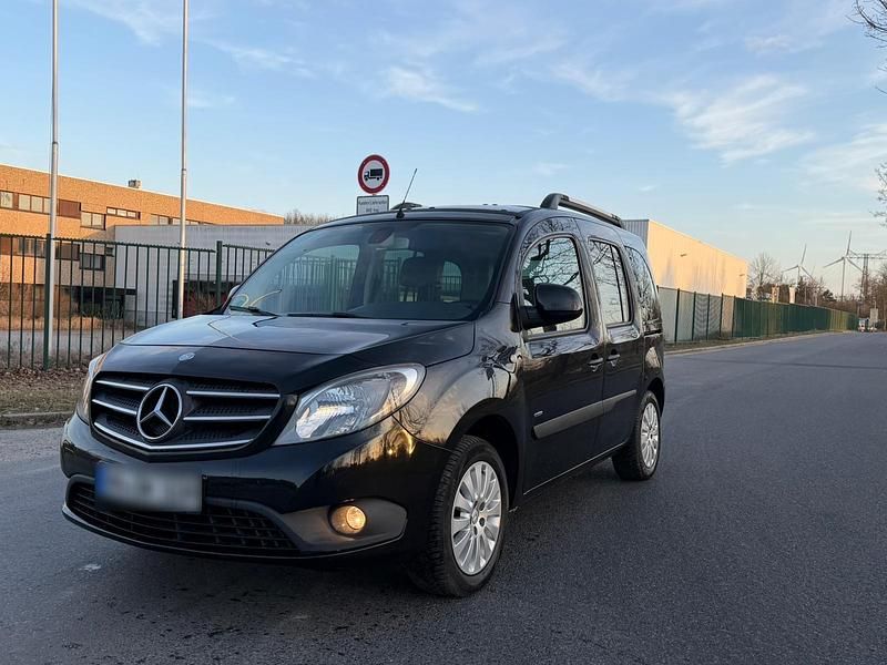 Gebraucht Mercedes Citan 111 110 PS (80 kW) 2016 Schwarz Limousine
