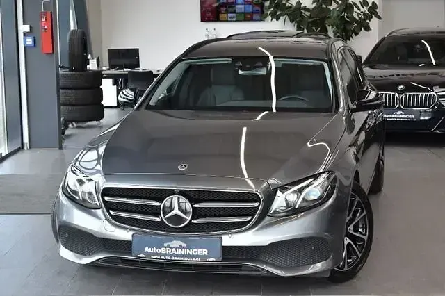 Gebraucht Mercedes E220 Avantgarde 194 PS (142 kW) 2017 Grau Limousine