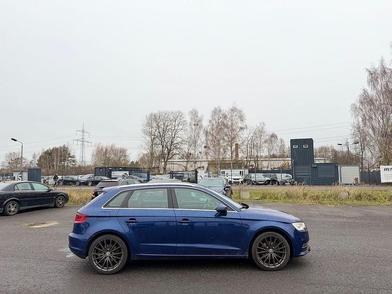 Gebraucht Audi A3 Sport 125 PS (91 kW) 2015 Blau Limousine
