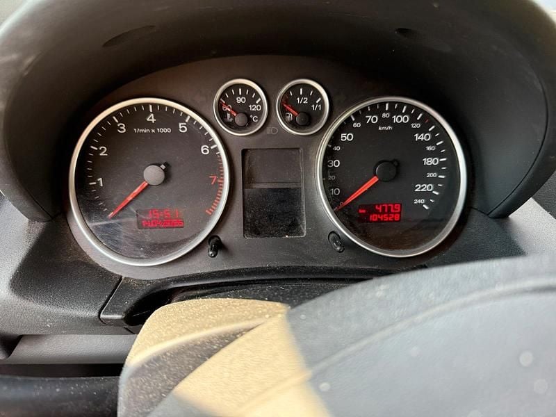 Usado Audi A2 110 HP (80 kW) 2003 Preto Citadino