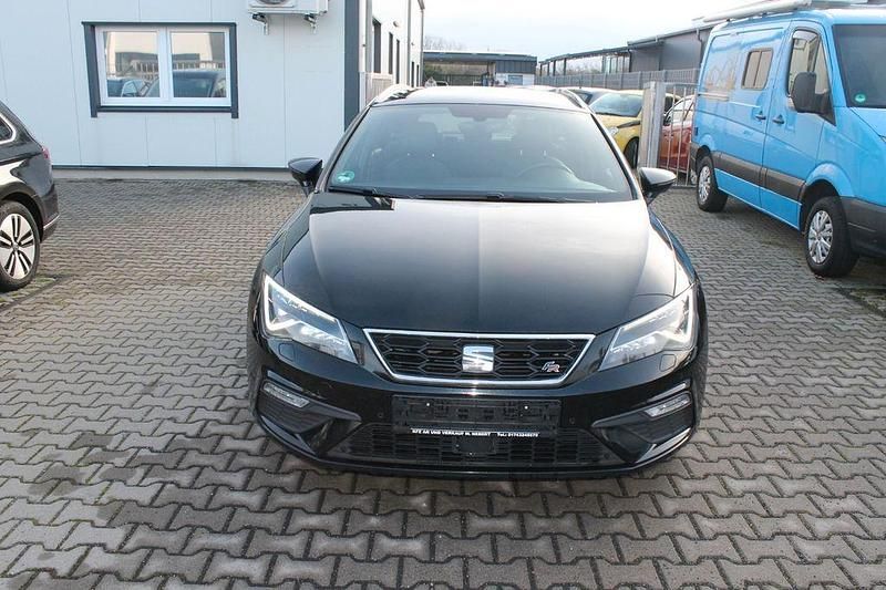 Schwarz Gebraucht 2018 Seat Leon ST FR Kombi | 8.950 € (Guter Preis) - Bild 1/4