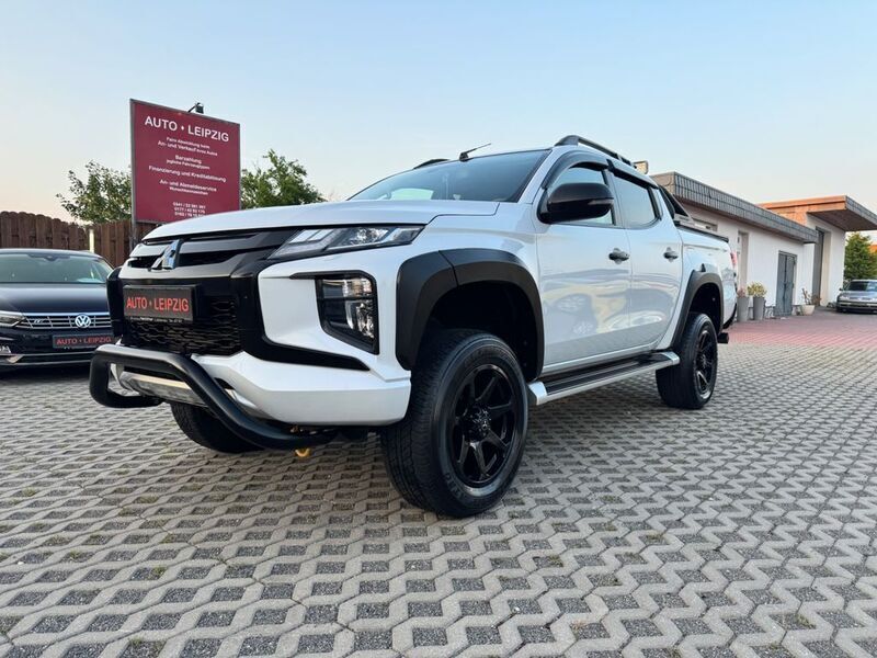 Weiß Gebraucht 2021 Mitsubishi L200 Select Abholung | 32.990 € (Fairer Preis) - Bild 1/4
