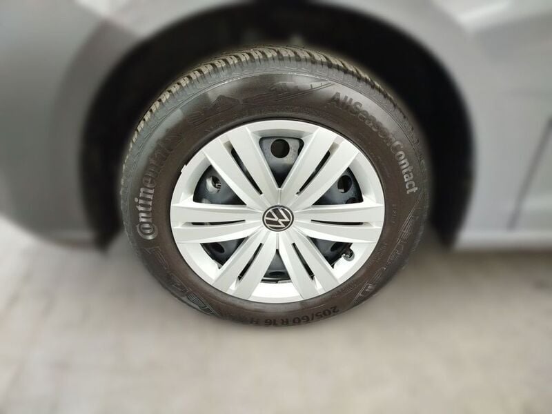 Gebraucht VW Caddy Basis 114 PS (83 kW) 2023 Grau Van / Kleinbus