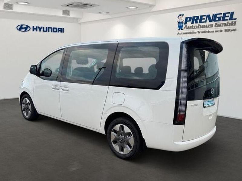 Gebraucht Hyundai Staria Trend 224 PS (164 kW) 2024 Creamy white Van / Kleinbus