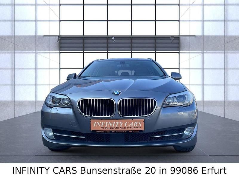 Gebraucht BMW 530 258 PS (189 kW) 2011 Grau Kombi