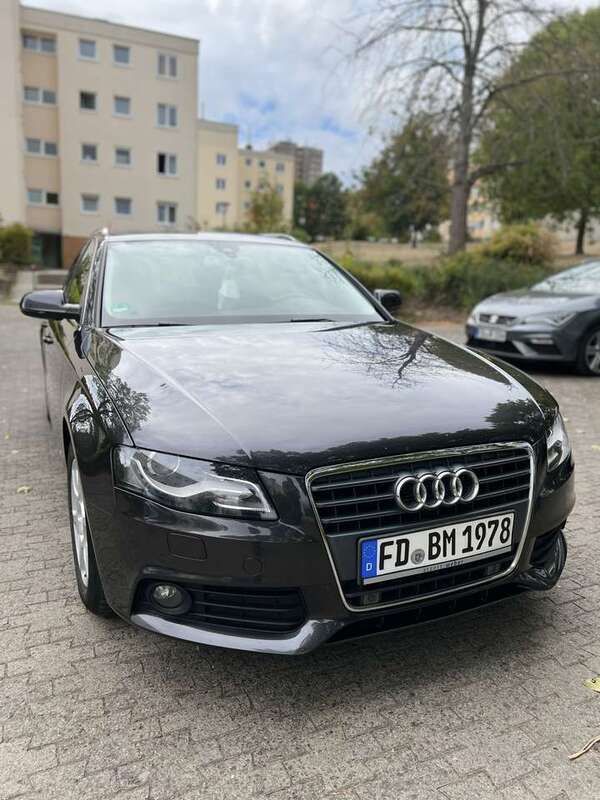 Gebraucht 2011 Audi A4 Kombi | 10.000 € (Teuer) - Bild 1/4