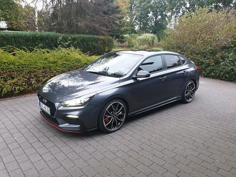Grau Gebraucht 2019 Hyundai i30 Coupé | 22.490 € (Fairer Preis) - Bild 1/4