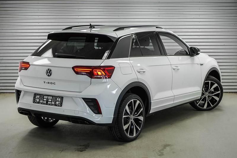 Neu VW T-Roc R-line 150 PS (110 kW) 2025 Pureweiss uni (9p) SUV