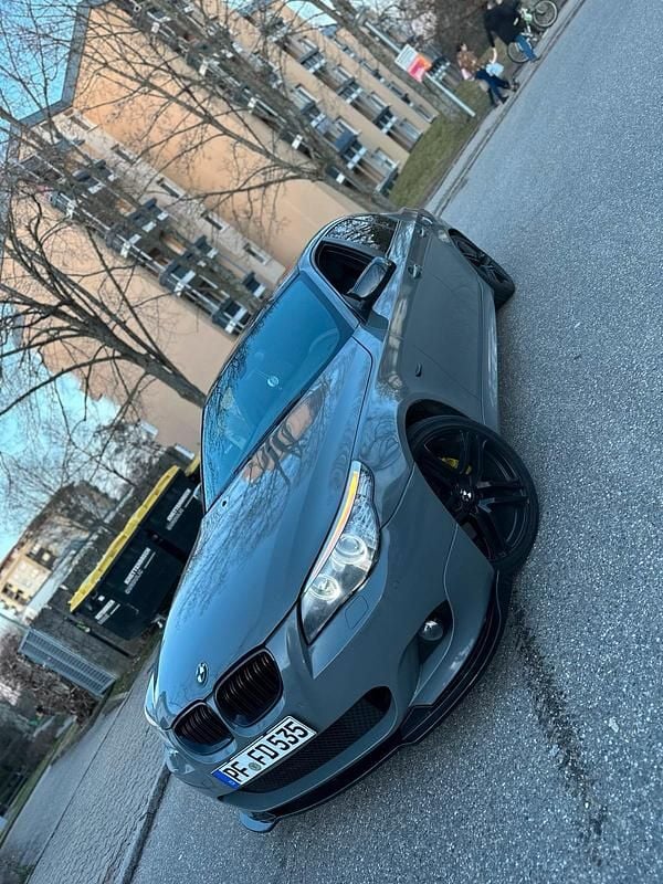 Gebraucht BMW 530 235 PS (172 kW) 2008 Grau Limousine