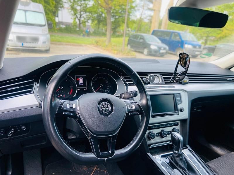 Gebraucht VW Passat Comfortline 150 PS (110 kW) 2016 Grau Kombi