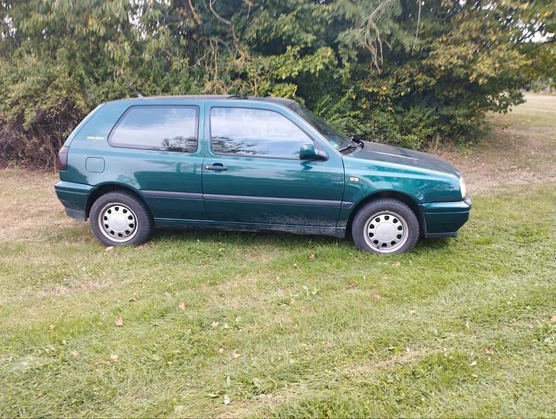 Grün Gebraucht 1996 VW Golf III Kleinwagen | 1.600 € (Guter Preis) - Bild 1/4