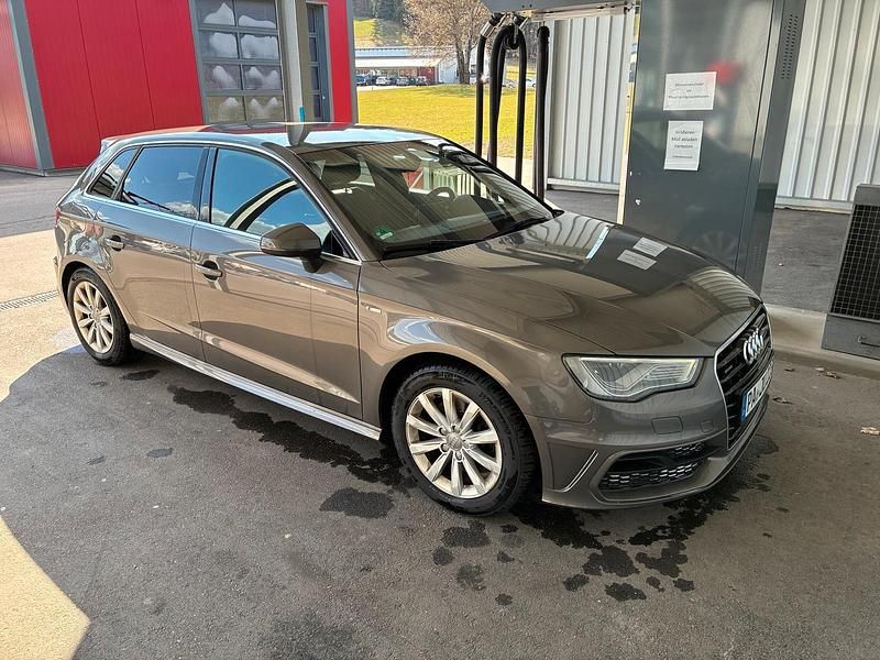 Gebraucht Audi A3 S-Line 179 PS (131 kW) 2015 Braun Limousine