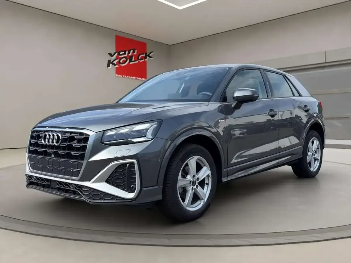 Gebraucht Audi Q2 S-Line 150 PS (110 kW) 2025 Grau SUV