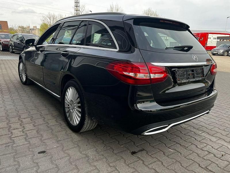 Gebraucht Mercedes C220 170 PS (125 kW) 2015 Schwarz Kombi