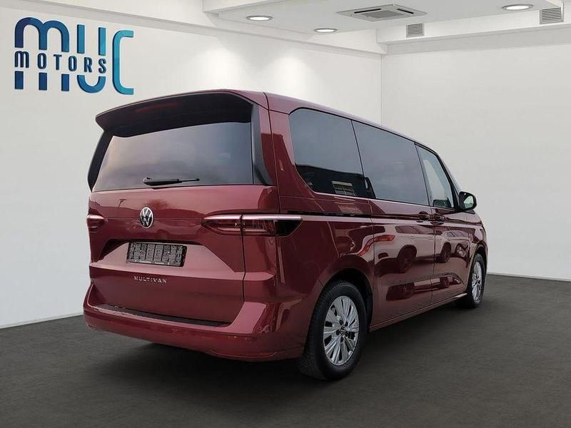 Gebraucht VW Multivan Life 136 PS (100 kW) 2023 Rot Van