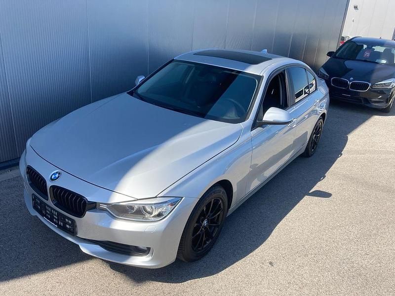 Gebraucht BMW 320 170 PS (125 kW) 2013 Silber Limousine